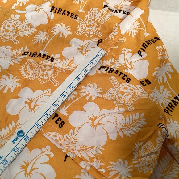 MLB Pittsburgh Pirates Baseball Hawaiian Button Up Shirt Men’s size XL - Picture 9 of 14